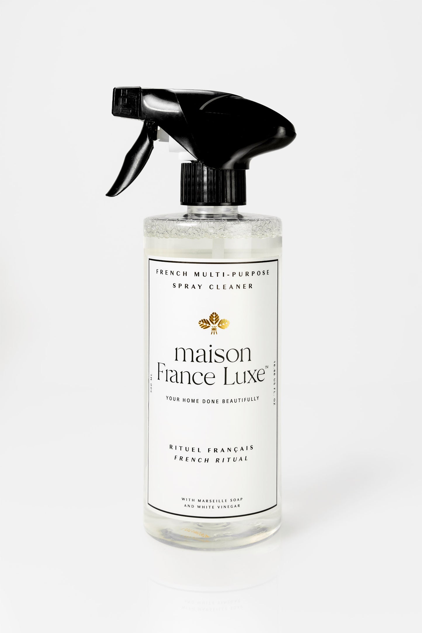 Natural unscented multi-purpose spray cleaner, made in France.